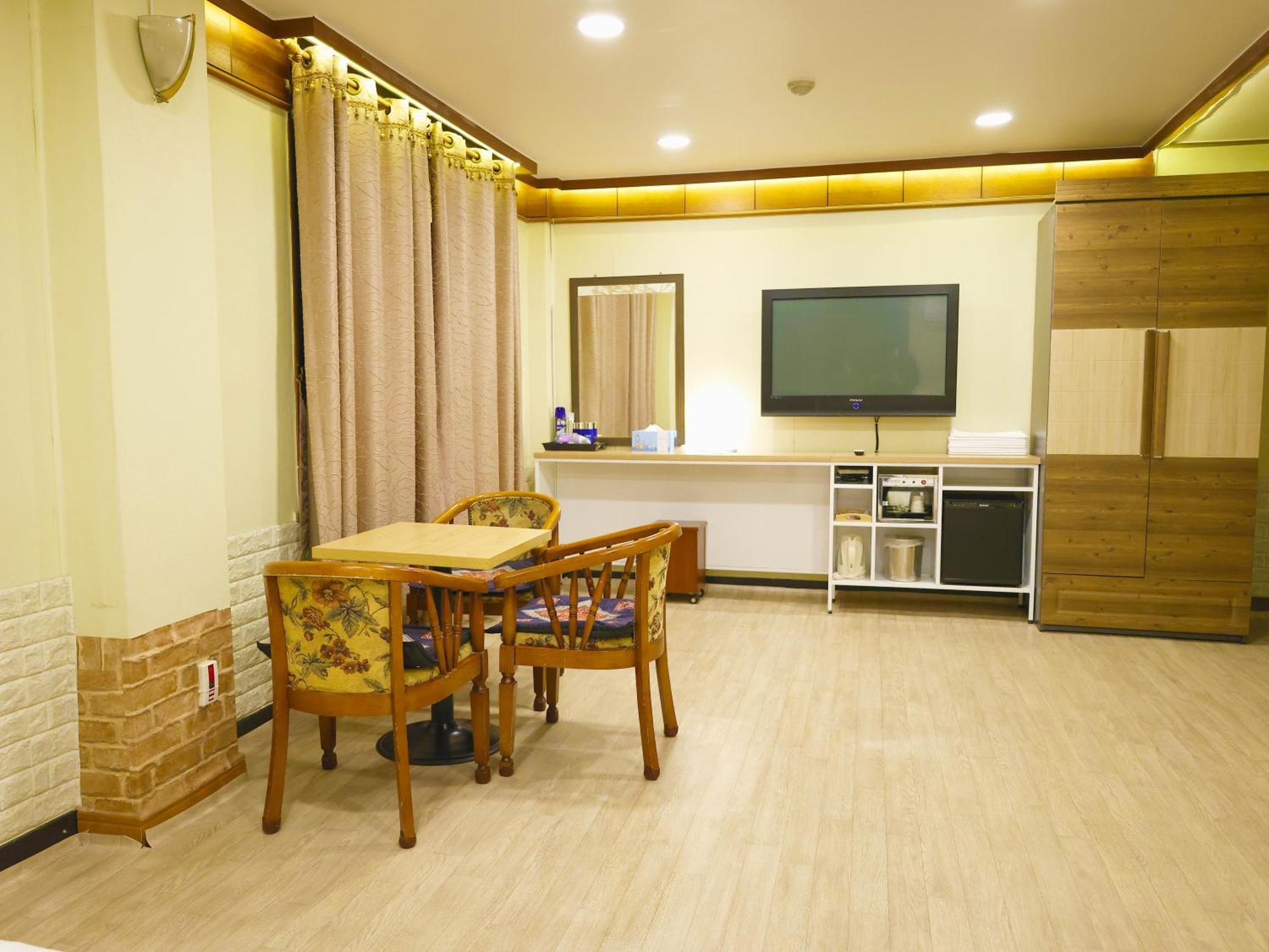 Goodstay Andong Park Hotel Exteriör bild