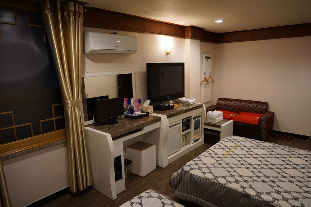 Goodstay Andong Park Hotel Exteriör bild