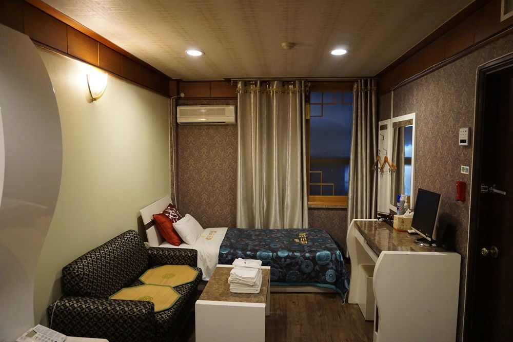 Goodstay Andong Park Hotel Exteriör bild