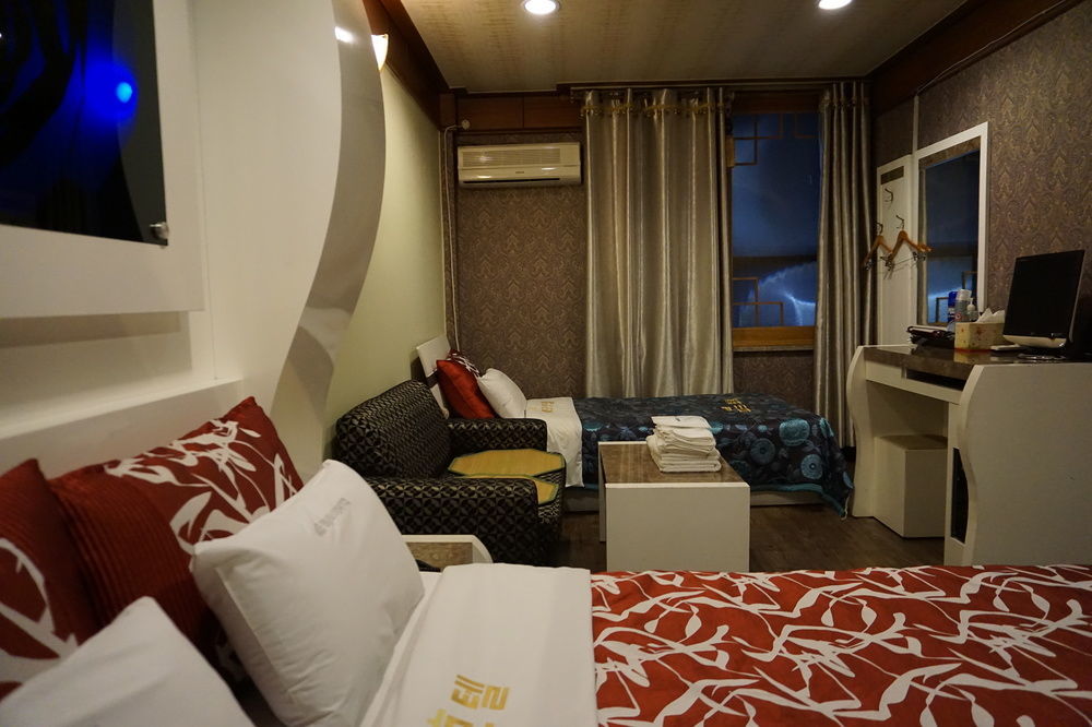 Goodstay Andong Park Hotel Exteriör bild