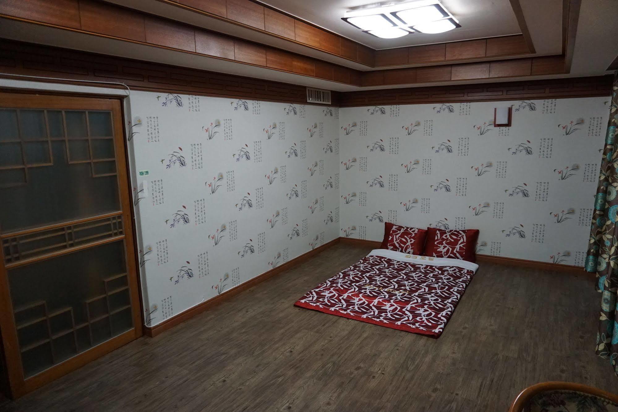 Goodstay Andong Park Hotel Exteriör bild